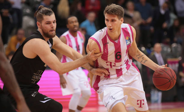 拉德诺维奇 拉德诺维奇