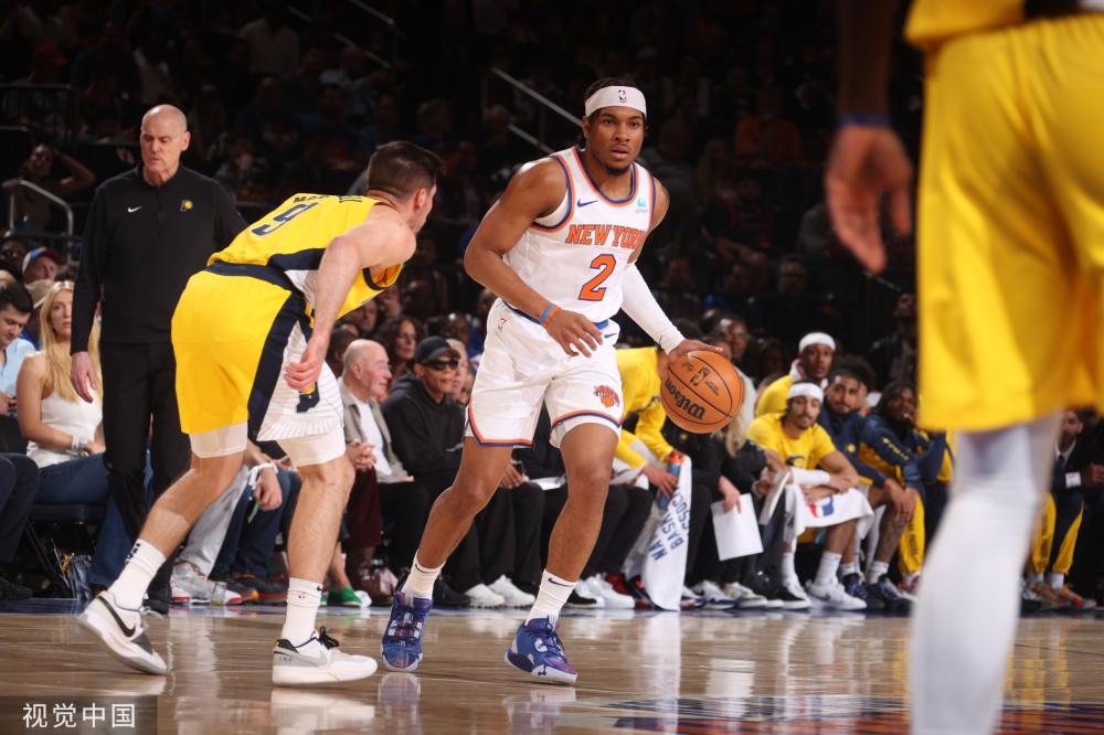 他经常在比 他经常在比