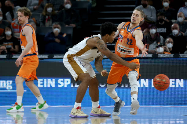 由于对手日 由于对手日